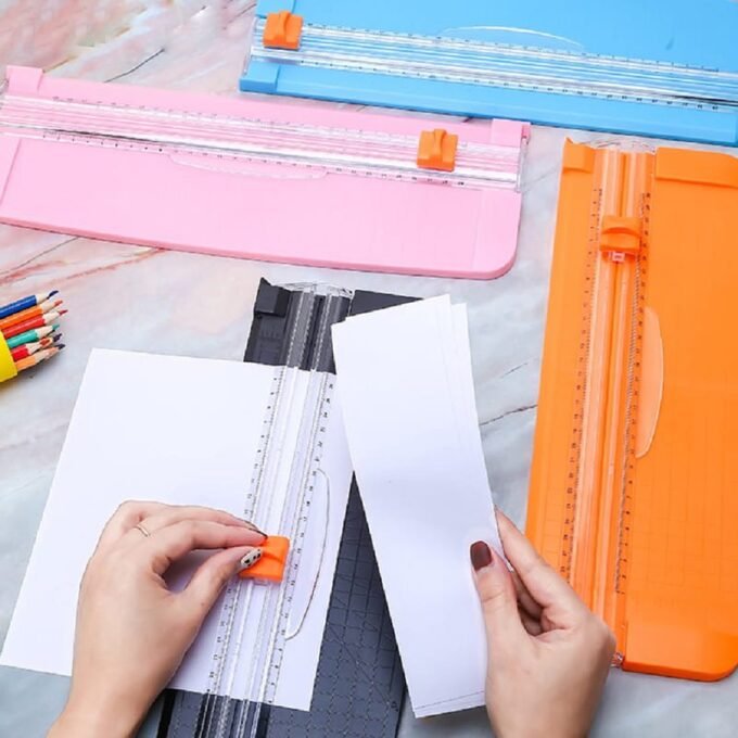 Guillotina de papel cortador con regla extraible FK22B-111